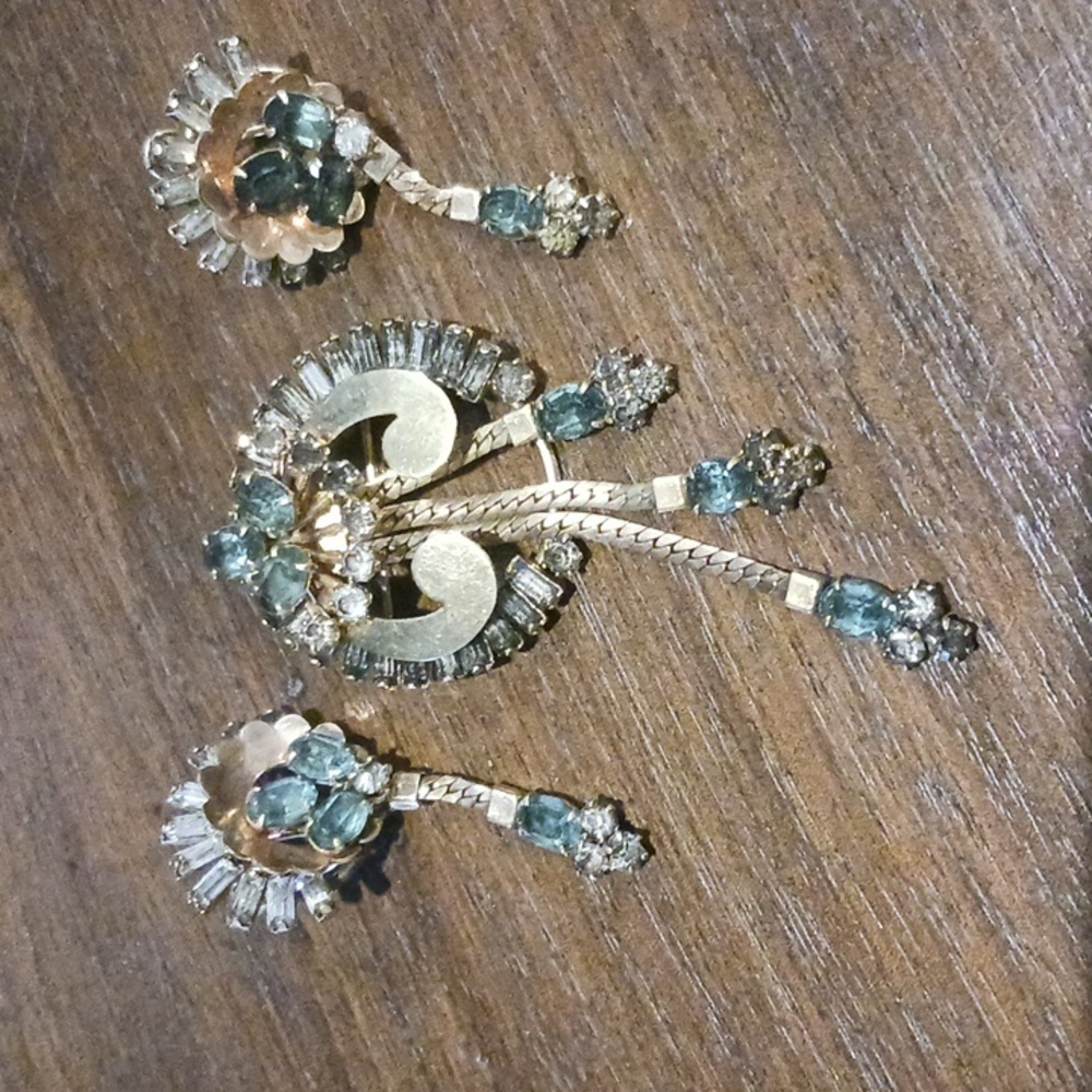 Vintage Charles Reis & Co Brooch pendant, screw back earrings 1/20 12k Gold fill - Picture 1 of 11